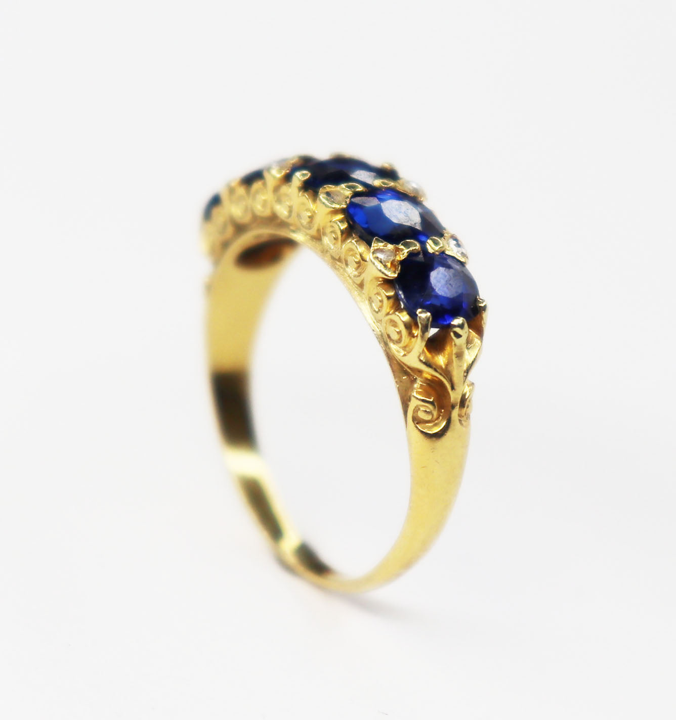 18kt Sapphire Ring