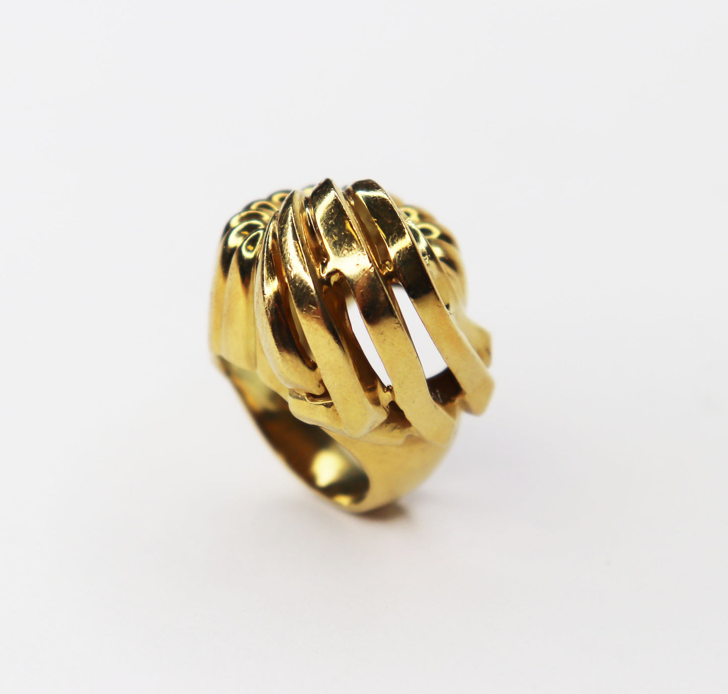 18kt Sculptural Fashion Ring