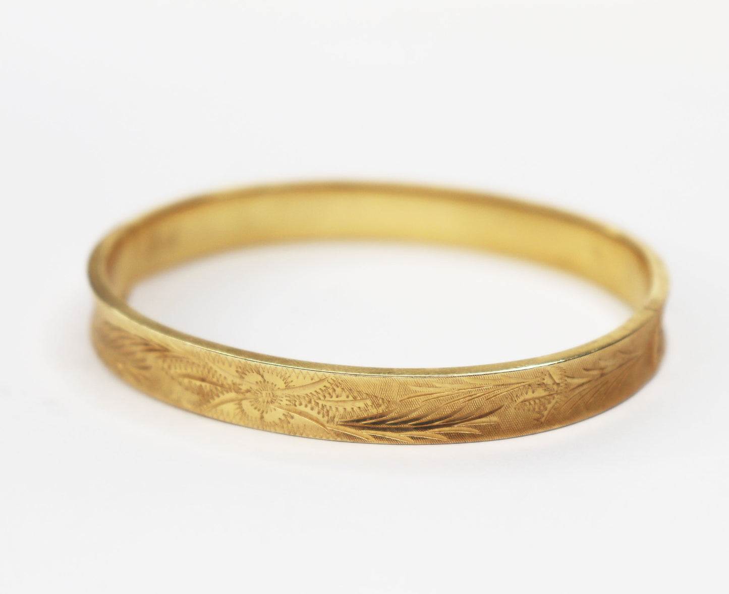 14kt Flaired Edge Engraved Bangle