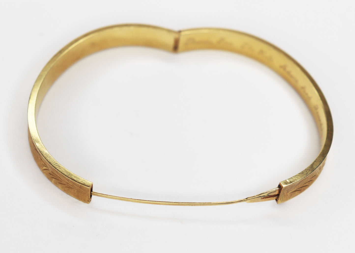 14kt Flaired Edge Engraved Bangle