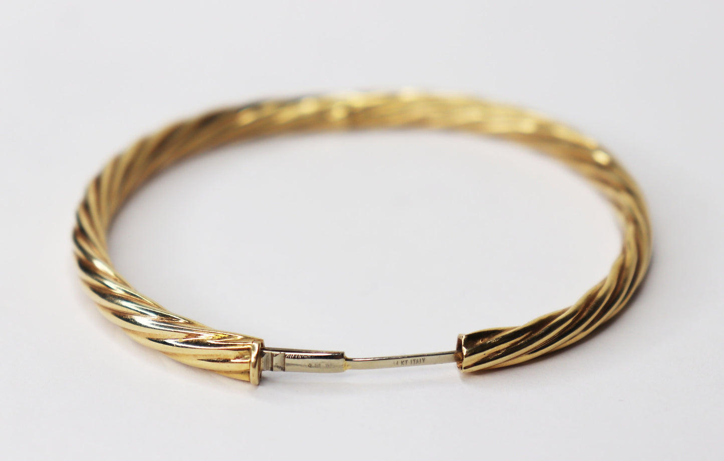 14kt Yellow Gold Twisted Bangle