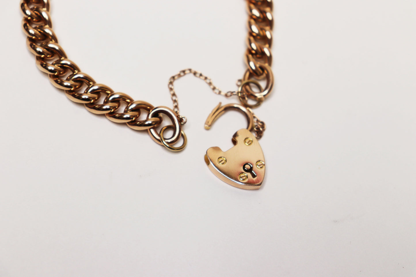 15kt English Gold Heart Padlock Bracelet