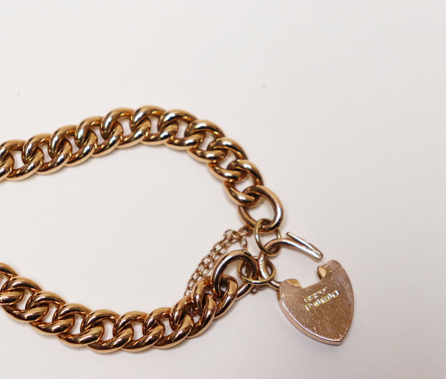 15kt English Gold Heart Padlock Bracelet