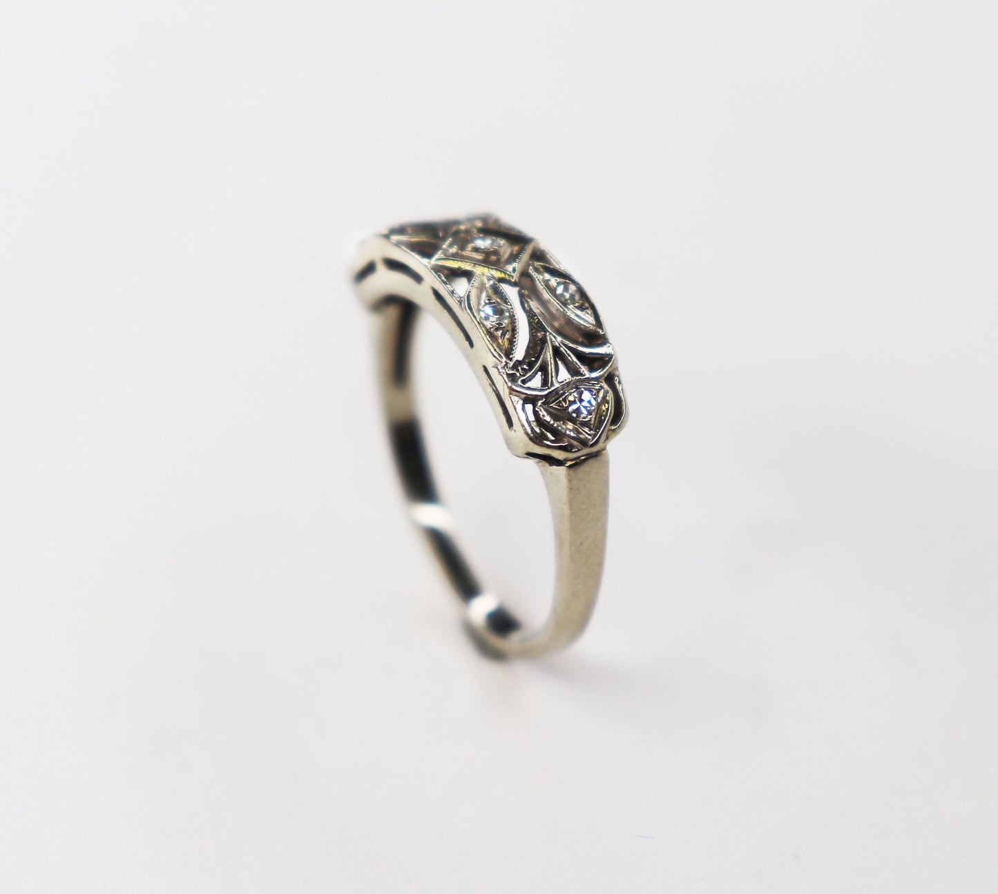 Art Deco Filigree Top Ring