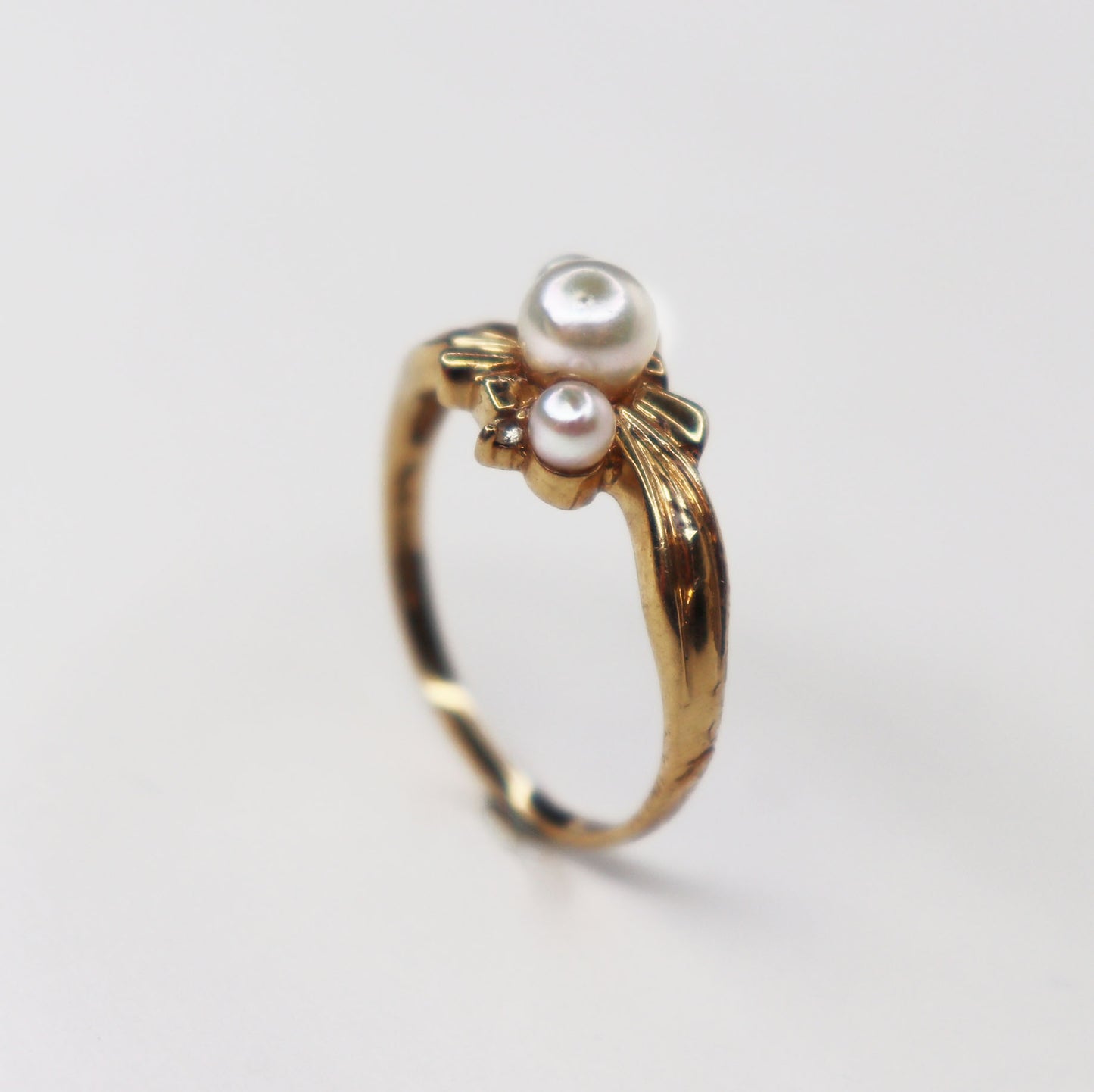 3 Pearl Ring