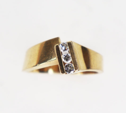 14kt Modern Diamond Band