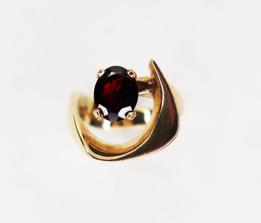 14kt Garnet Freeform Ring