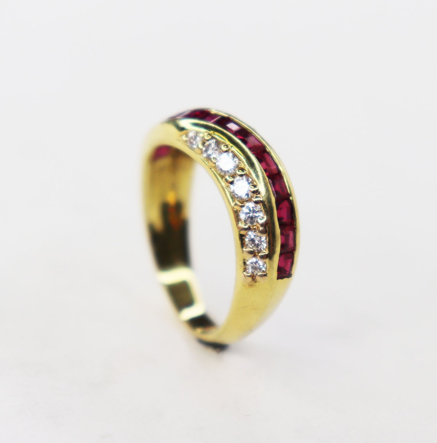 18kt Diamond & Ruby Ring