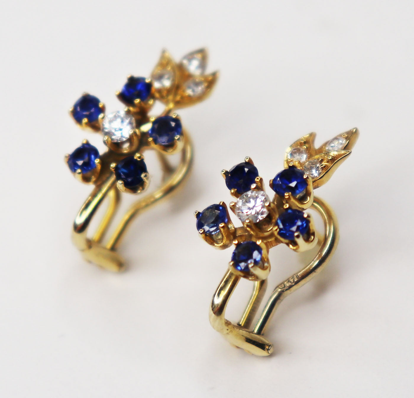 18kt Sapphire Flower Earrings